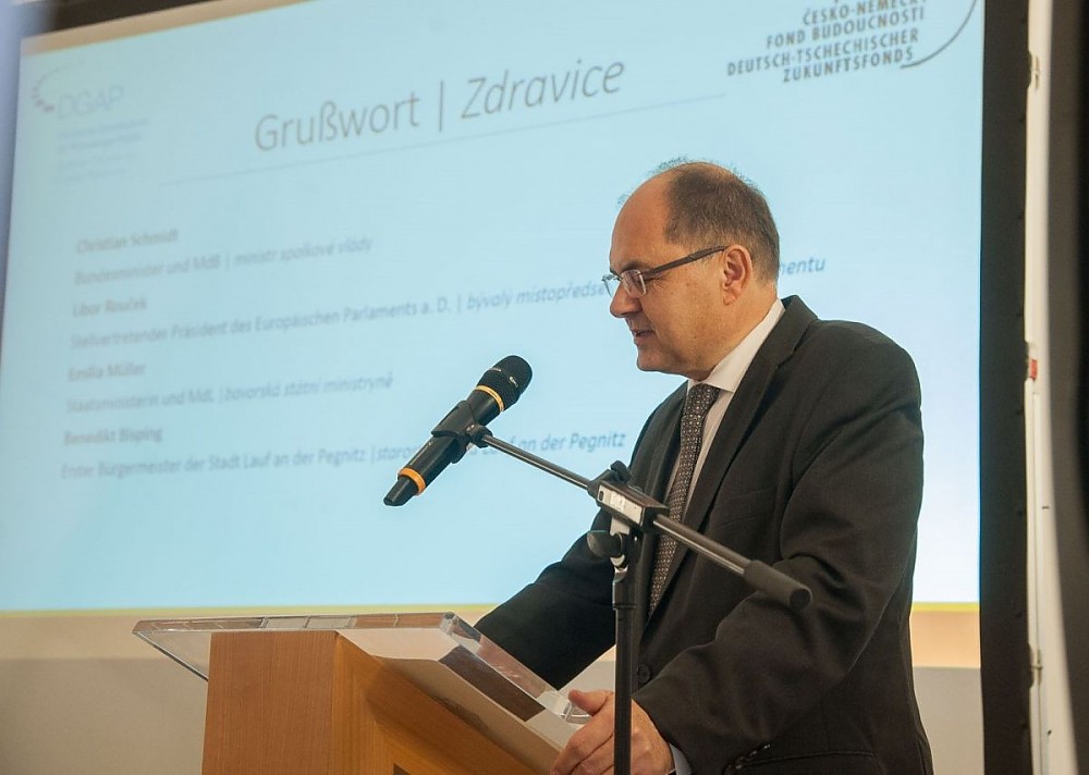 Christian Schmidt bei der Jahreskonferenz des Deutsch-Tschechischen Gesprächsforums in Lauf. Fotograf Ondrej Stanek
